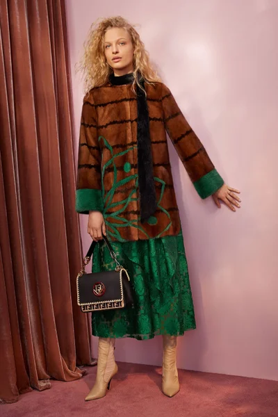 Look 30